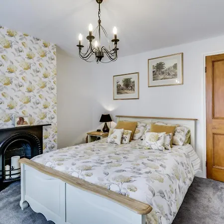 Holiday home 4 Bed In Oc-gl130 *